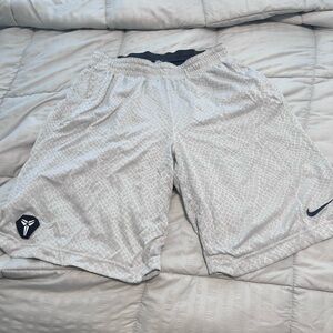 Nike Men's Light Gray Athletic Shorts
